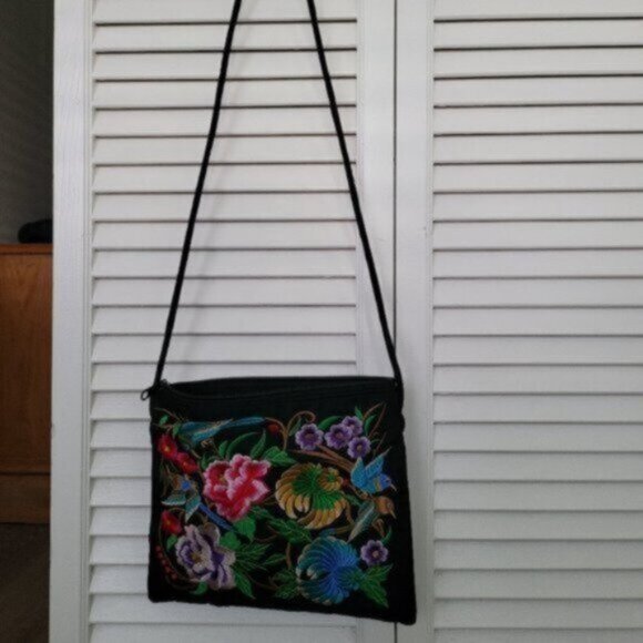 Gorgeous Bird & Floral Embroidered Handbag; similar resemblance to Johnny Was - Picture 1 of 5